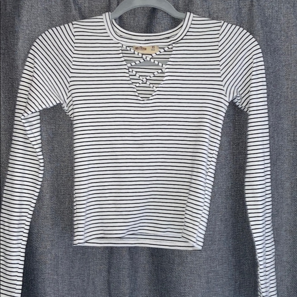 🦋Ribbed Hollister shirt
